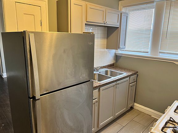 2nd image of 8018 S Maryland Ave #2