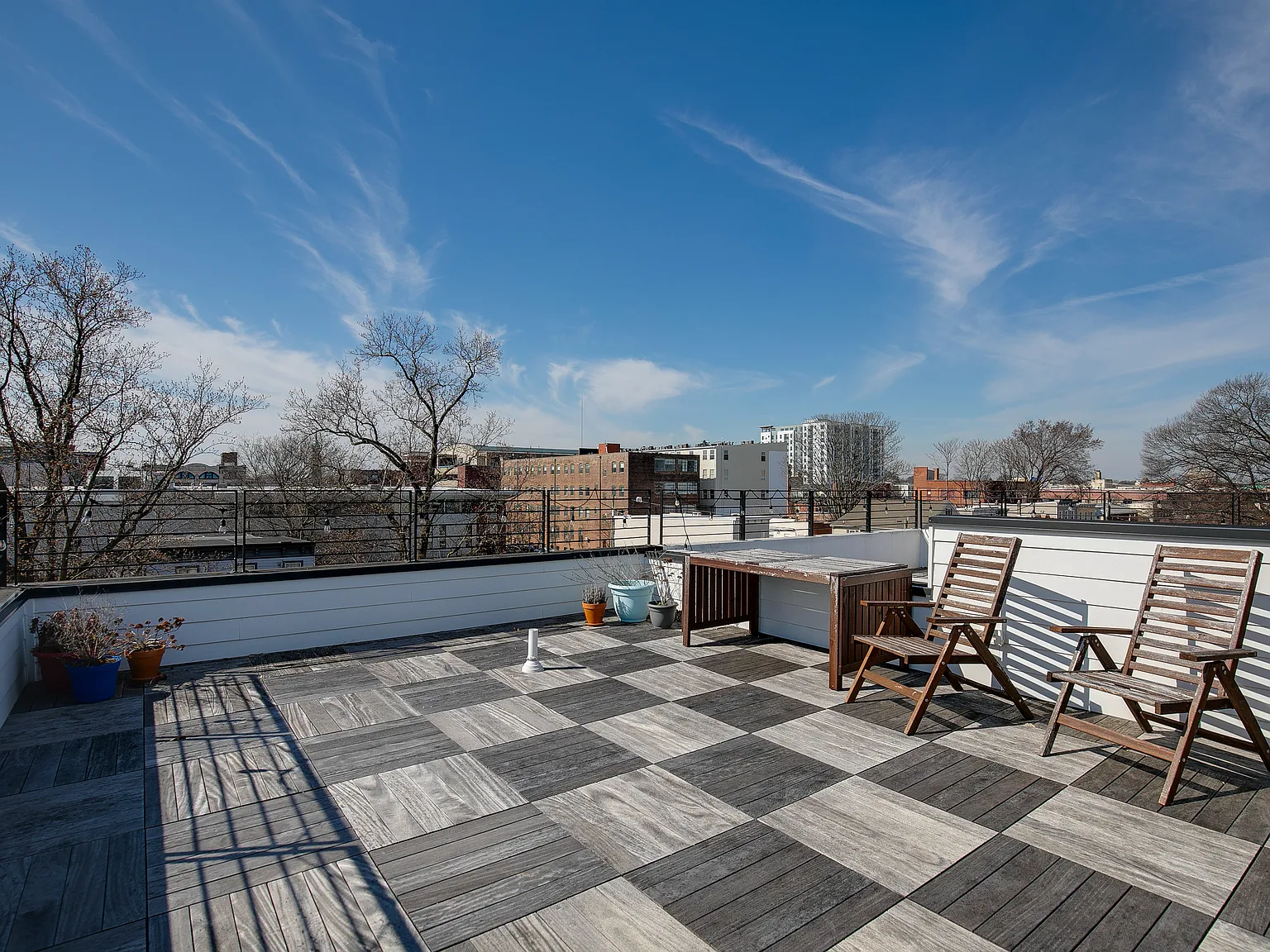 4 bed, 2040 sqft, $4,250 — Photo 4