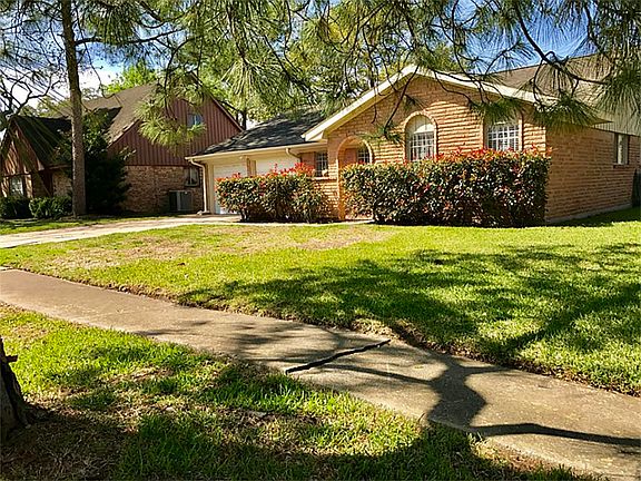 3rd image of 1902 Ashford Hollow Ln