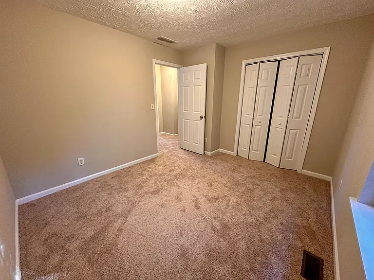 733 Vinebrook Ln — Photo 9