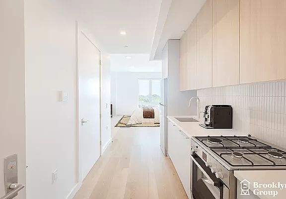 5th image of 1889 Atlantic Ave #4G
