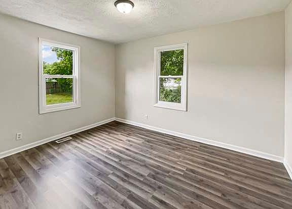 5th image of 11728 Oshawa St