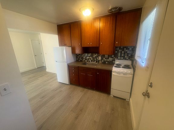 4th image of 13400 Roosevelt Way N APT 14