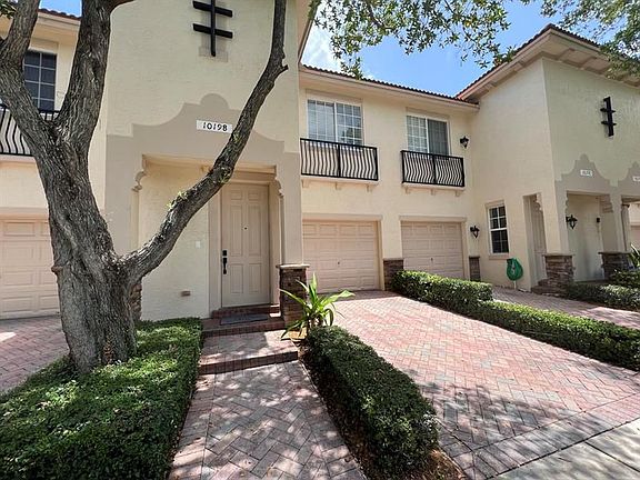 2nd image of 1019 W Longport Cir #5B