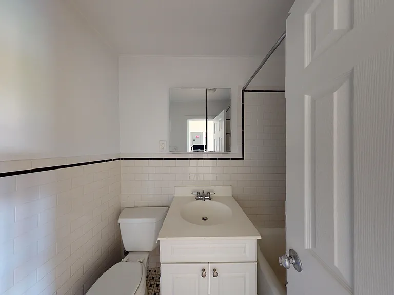 475 W Broadway #6 — Photo 7