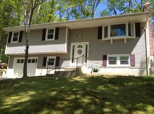2 Countryside Rd, North Grafton, MA 01536