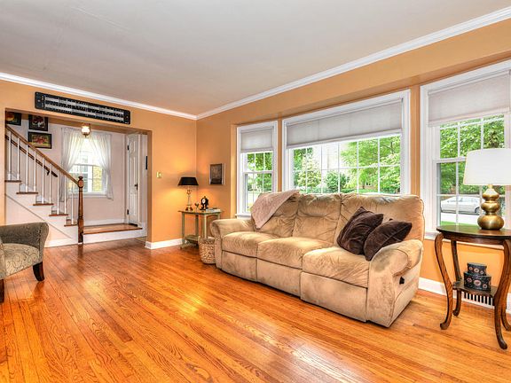 3rd image of 9014 Stickney Ave