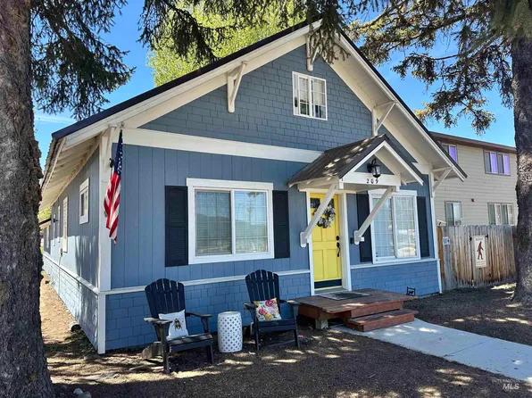 209 S Front St, Cascade, ID 83611