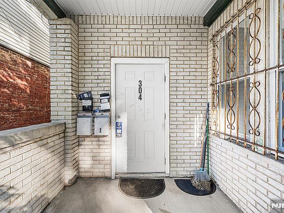 2nd image of 306 Ridgewood Ave