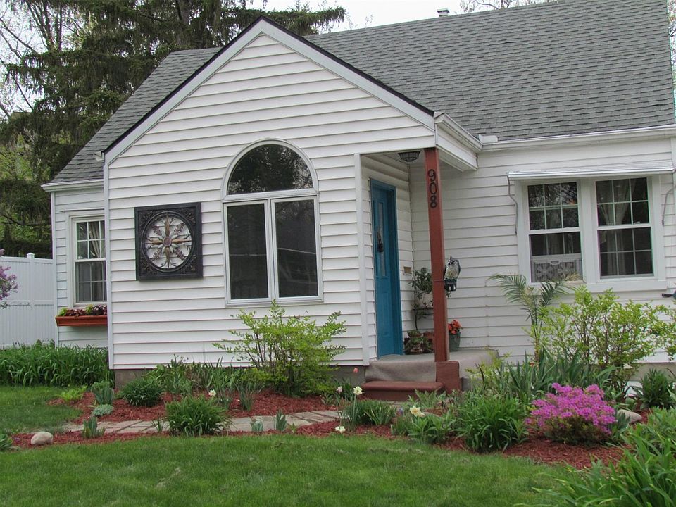 1st image of 908 Hillside Ct