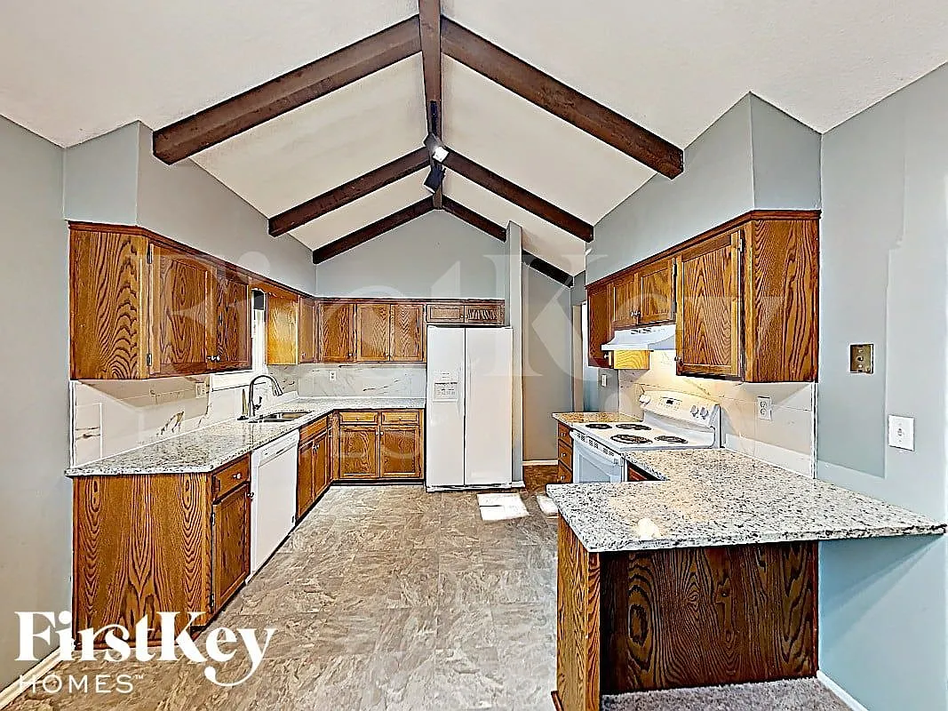 3 bed, 3.0 bath, 2133 sqft, $2,245 — Photo 3