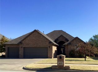 917 Majestic St, Yukon, OK 73099