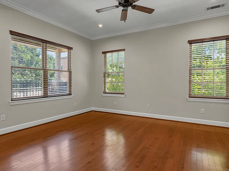 205 N Geary Ave — Photo 21