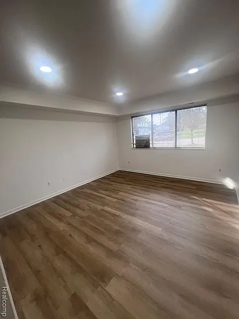 2 bed, 1.0 bath, 963 sqft, $1,750 — Photo 4