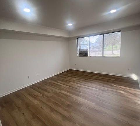 4th image of 21936 Morley Ave