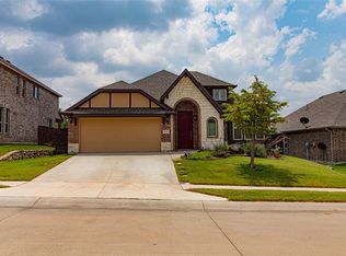 411 Lakeview Dr, Alvarado, TX 76009