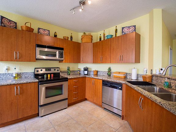 4th image of 132 SW Peacock Blvd APT 17-201