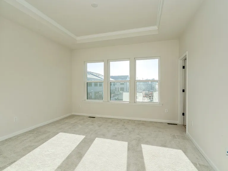 103 Vaughn Dr — Photo 32