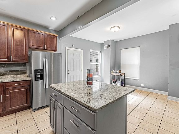 4th image of 705 N Ridgeway Ave