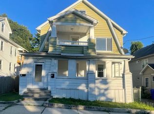 33-35 Algonquin Pl, Springfield, MA 01104