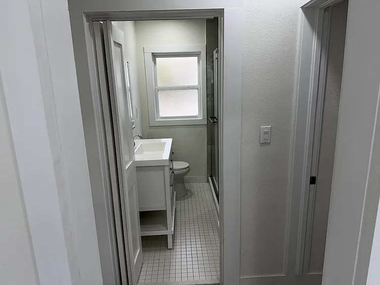 537 Sunset Blvd — Photo 10