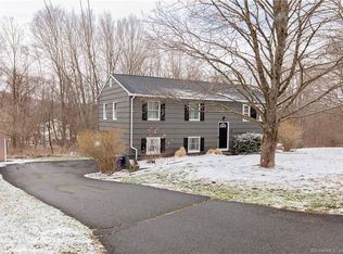 3 Palomino Dr, New Milford, CT 06776