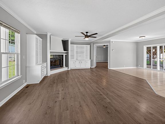 4th image of 2673 McKnight Rd