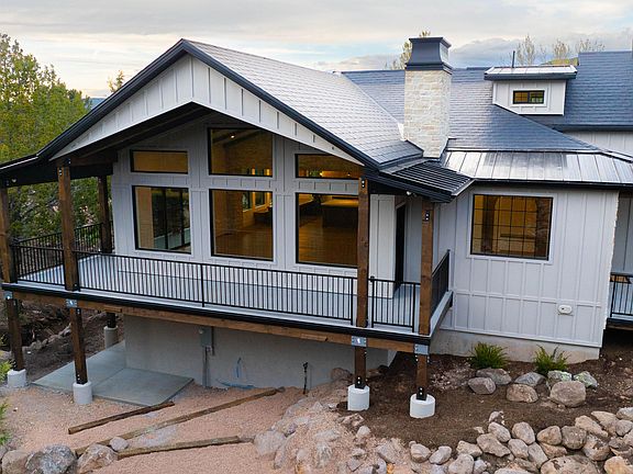 2nd image of 272 S Cliff Rose Cir