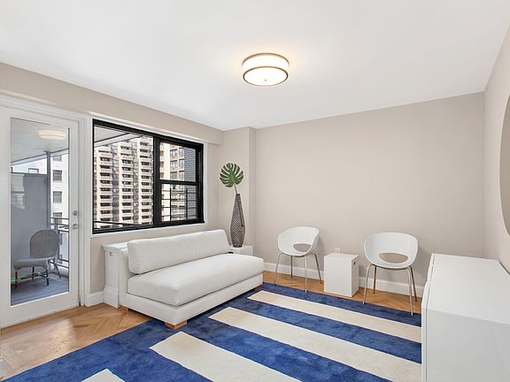 3rd image of 305 E 86th St APT 7MW