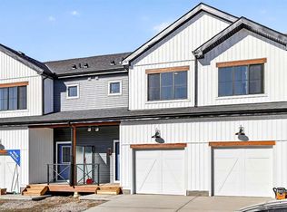 54 E Creekside Way SW, Calgary, AB T2X 4A9