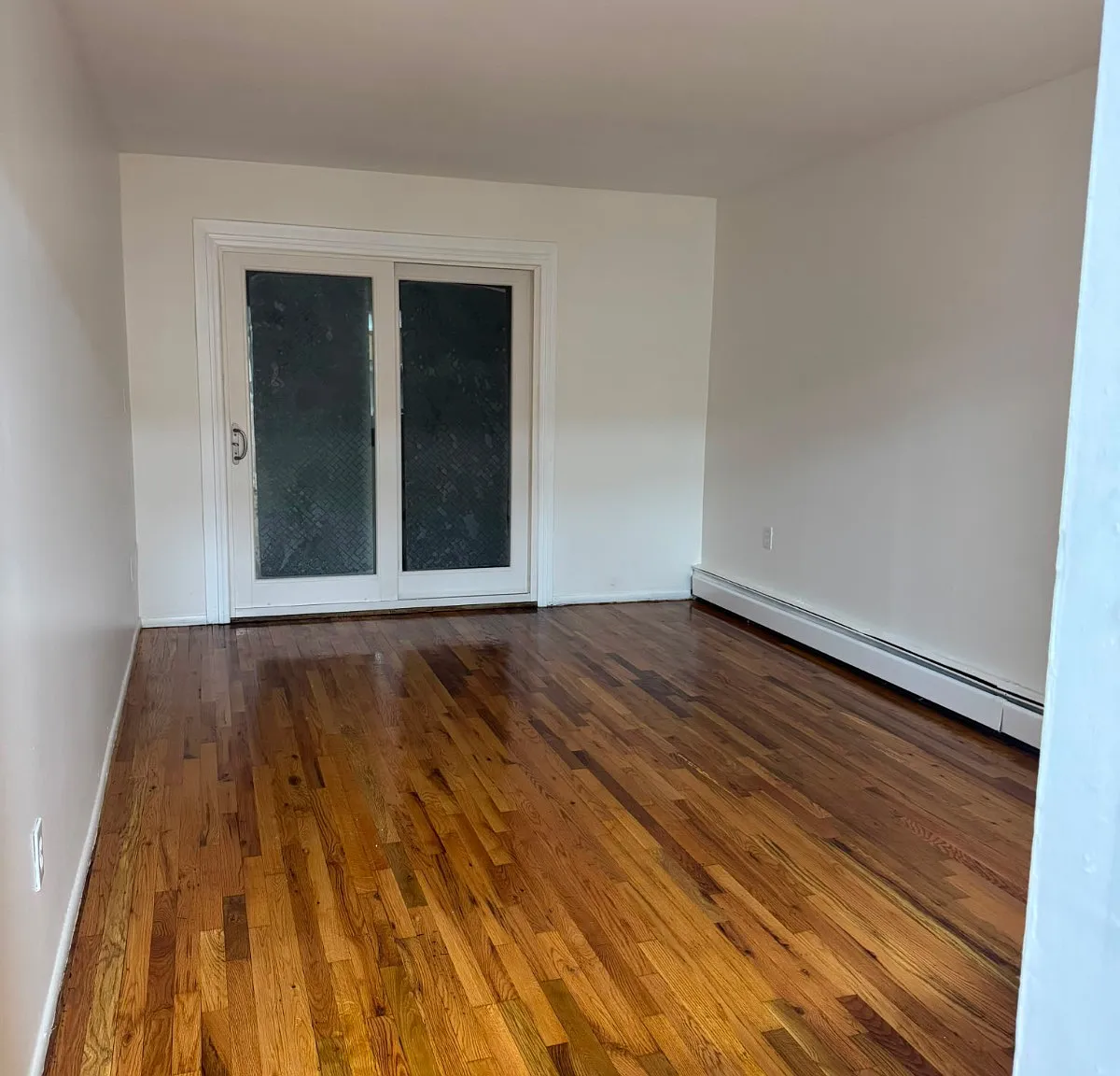 3 bed, 1.0 bath, 1200 sqft, $3,653 — Photo 4