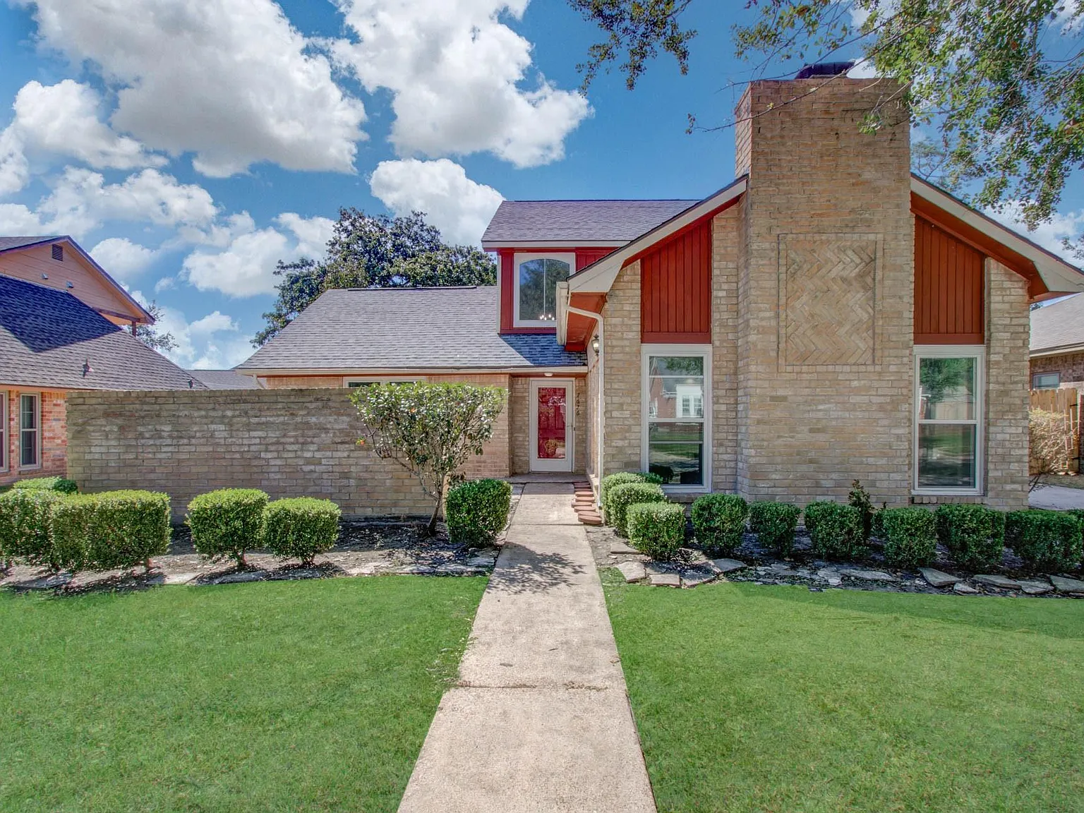 4 bed, 2.5 bath, 2240 sqft, $2,100 — Photo 3