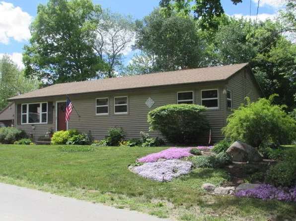 9 William St. Street, Lincoln, ME 04457