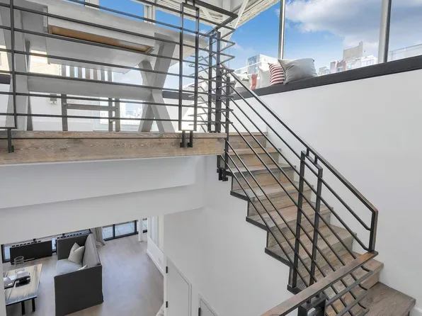 420 West 25th Street image 11 of 13