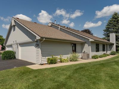 1743 Lakeview Dr SW, Rochester, MN, 55902