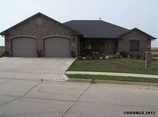 318 Countryside Dr, Epworth, IA 52045