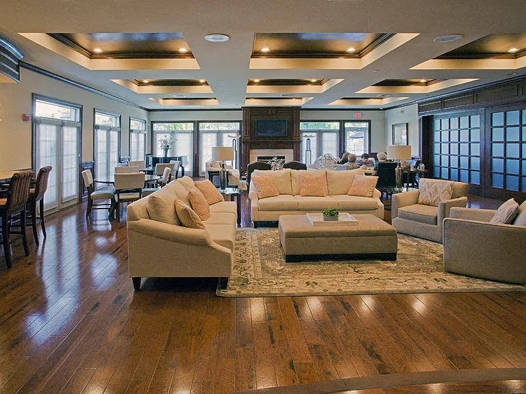 Harbors Club Lounge