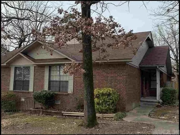 16 Woodlore Cir, Little Rock, AR 72211