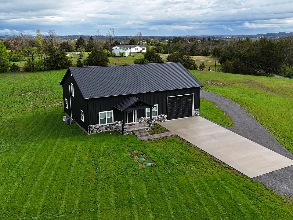 135 Cedar Ridge Rd