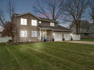 527 Britton Dr, Schererville, IN 46375