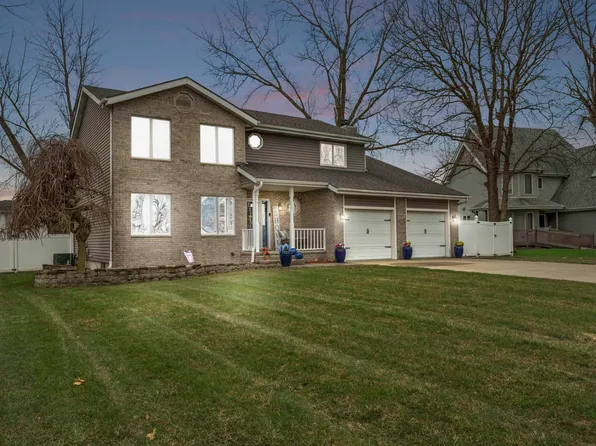 527 Britton Dr, Schererville, IN 46375