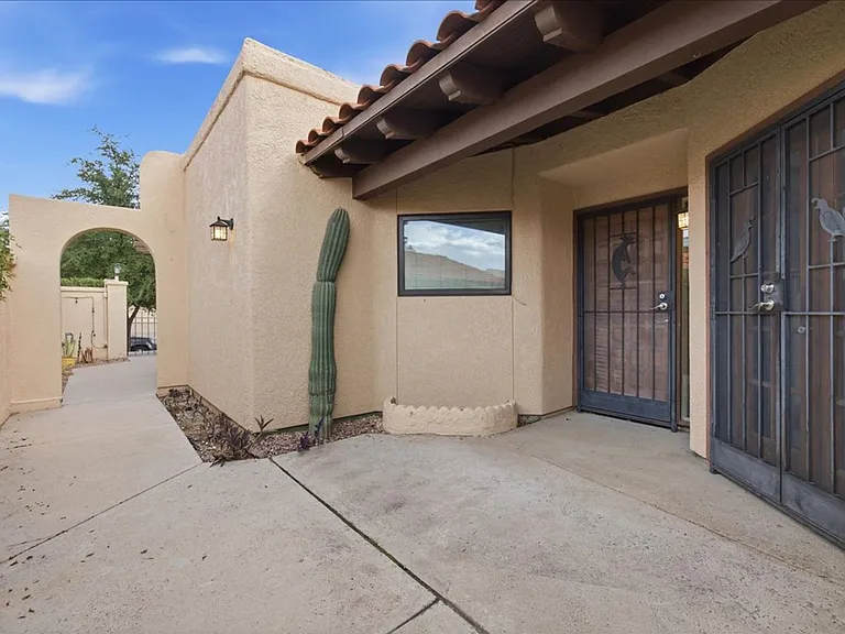 10111 N Spyglass Pl — Photo 4