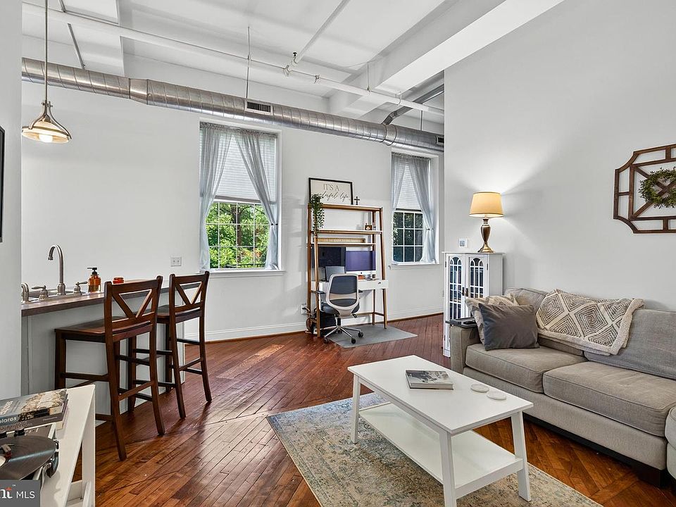 1st image of 541 Washington Ave APT 202