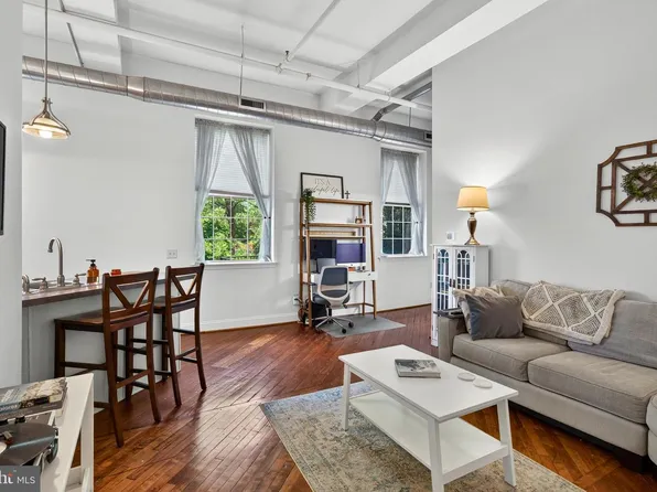 541 Washington Ave APT 202, Phoenixville, PA 19460