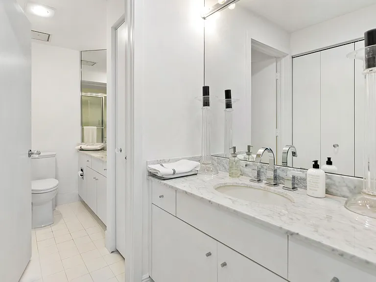 300 SE 5th Ave #6050 — Photo 24