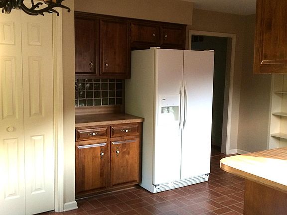 3rd image of 109 Cheyenne Dr