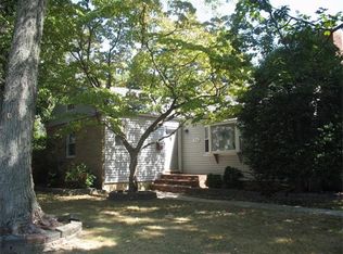 536 Ryders Ln, East Brunswick, NJ 08816