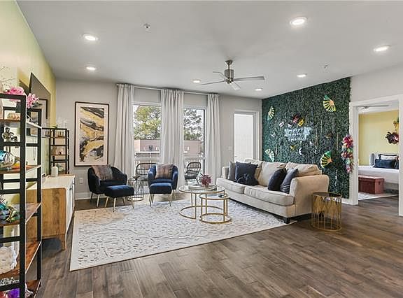 5th image of 900 Bartholomew St #316