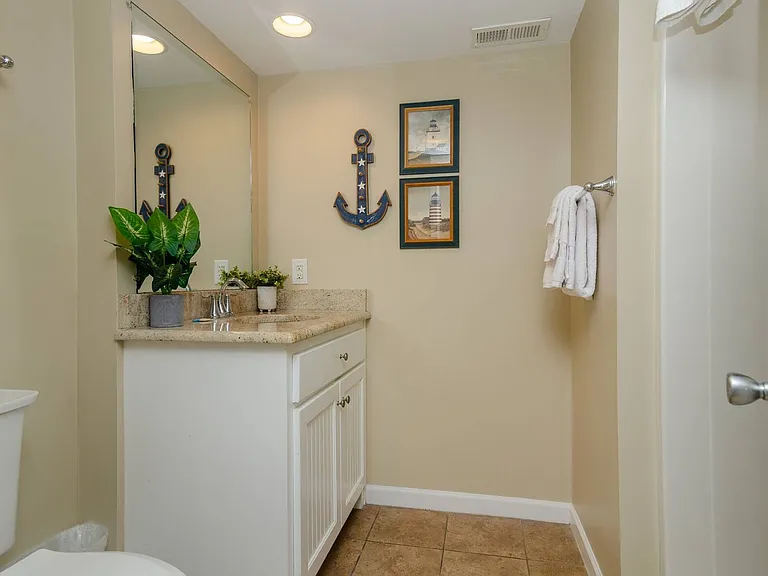 741 N Fort Fisher Blvd — Photo 35