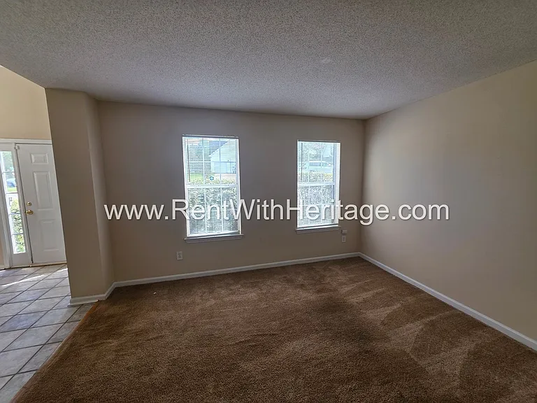 6535 Manor Creek Dr — Photo 8